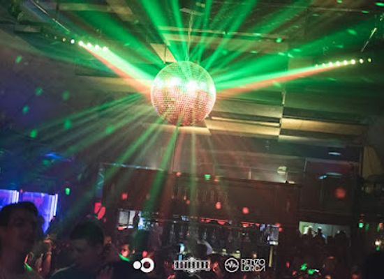 argentina/mendoza/nightclub/gutierrez-long-bar