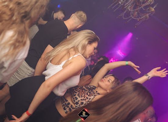 estonia/tallinn/nightclub/paparazzi