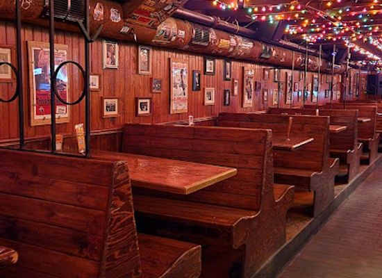 kansas/manhattan/nightclub/auntie-mae-s-parlor