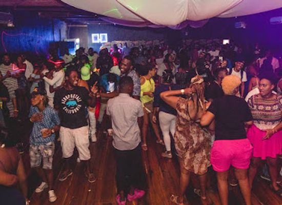 barbados/central-uplands/nightclub/lvl-barbados
