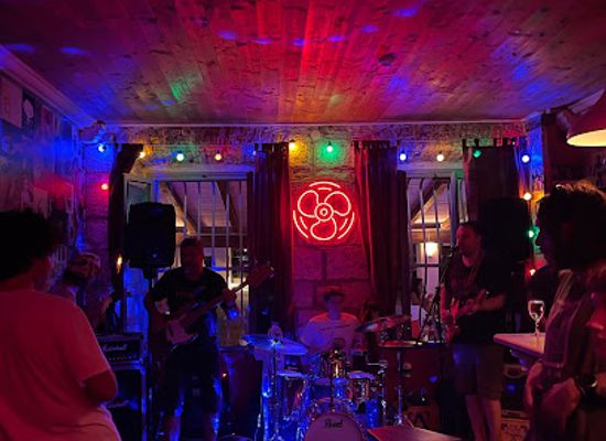 croatia/peljesac-peninsula/nightclub/vhf-bar