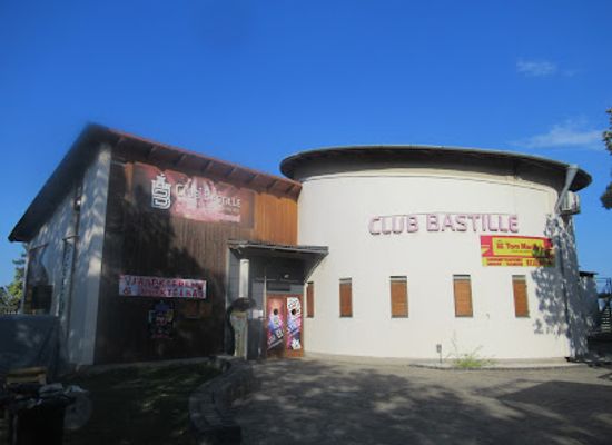 hungary/lake-balaton/nightclub/club-bastille