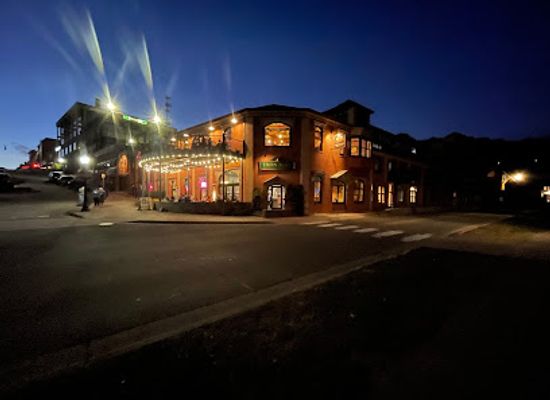 michigan/marquette/nightclub/iron-bay-tap-room