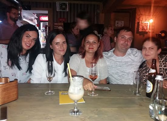 romania/suceava/nightclub/containerstreetfood