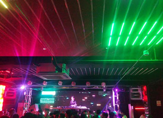 philippines/bohol/nightclub/atmospheres