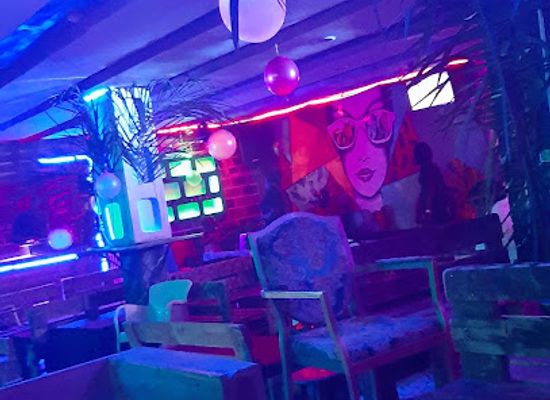 gabon/ivindo-basin/nightclub/ibiza-nightclub-bar-restaurant-chicha-terrasse
