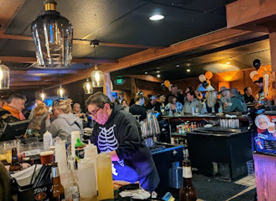 michigan/saugatuck/nightclub/wicks-park-bar-grille