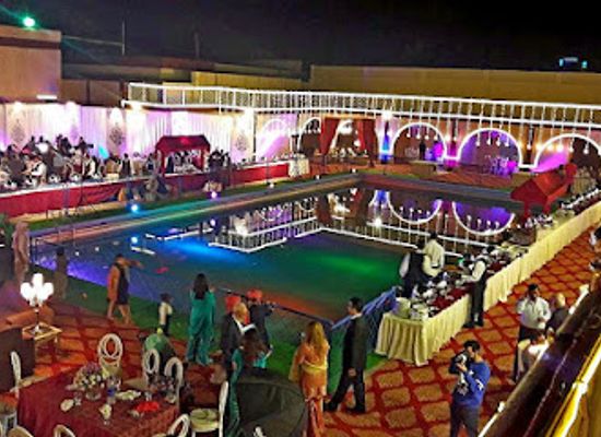 pakistan/karachi/nightclub/defence-authority-club
