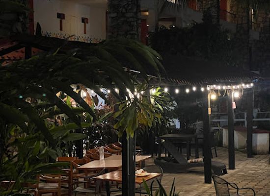 mexico/chiapas/nightclub/las-guacamayas