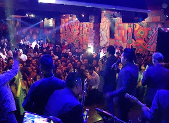 bolivia/yungas/nightclub/el-guru