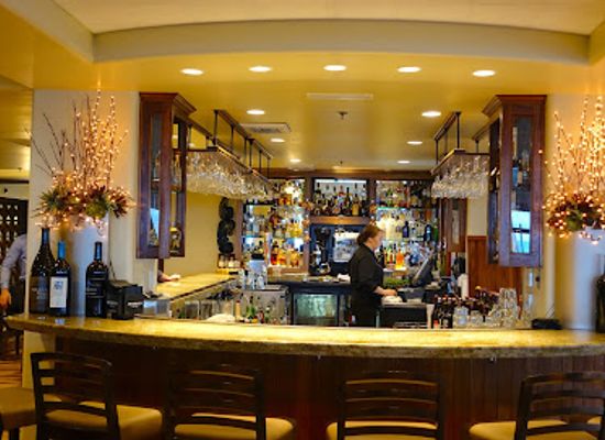 california/central-coast/nightclub/lido-restaurant-lounge