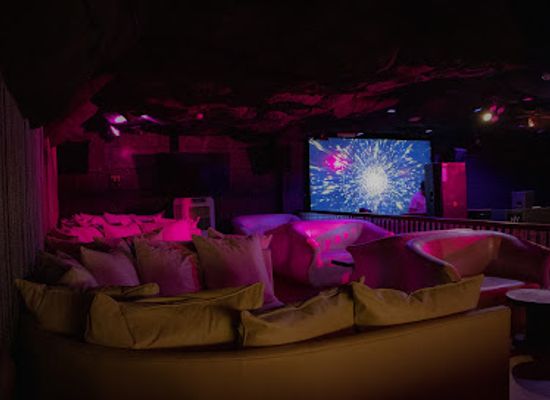 oman/rub-al-khali-desert/nightclub/elements-nightlife