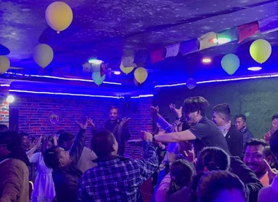 nepal/chitwan/nightclub/royal-dohori-sanjh-and-resturant