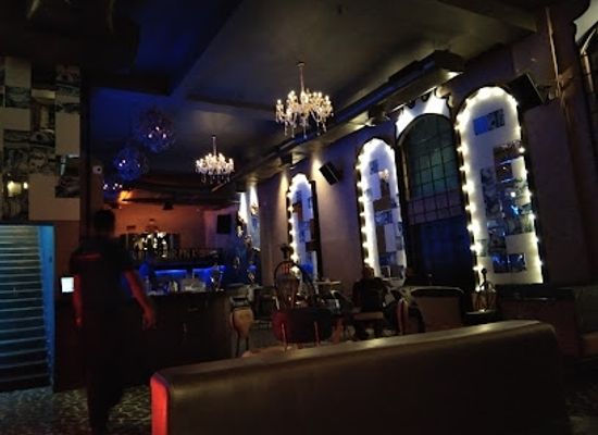 india/goa/candolim/nightclub/lord-of-the-drinks