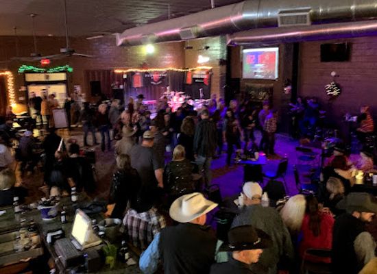 oklahoma/lake-texoma/nightclub/redrock-saloon