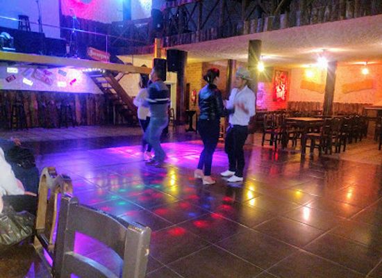 ecuador/otavalo/nightclub/jampa-club