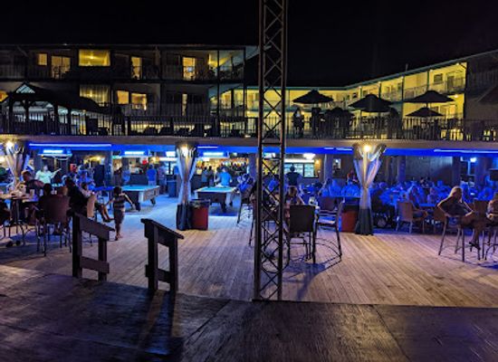 florida/panhandle/nightclub/tiki-bar-at-the-sandpiper-beacon