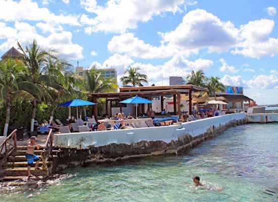 mexico/cozumel/nightclub/del-mar-latino-beach-club-cozumel-all-inclusive-day-pass