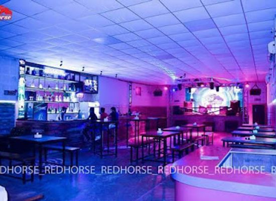 nepal/chitwan/sauraha/nightclub/red-horse-pub-music-bar