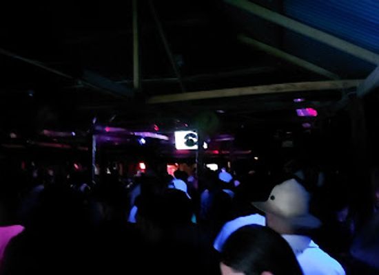 guatemala/rio-dulce/nightclub/refresqueria-chinita