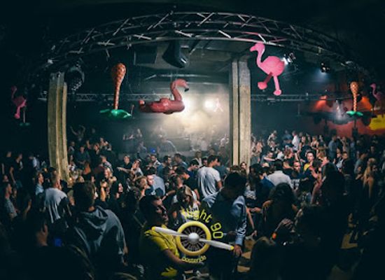 belgium/ostend/nightclub/flight-90