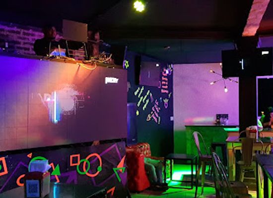 guatemala/puerto-barrios/nightclub/bohemios-cafe-bar
