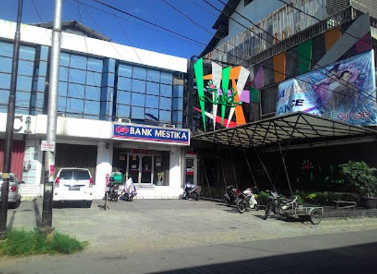 indonesia/sumatra/nightclub/vegas-club-padang