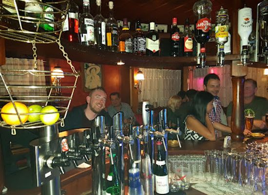 austria/mayrhofen/nightclub/piccadilly-pub-bar-sky-sports-bar