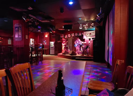 canada/james-bay/nightclub/the-fraser-tavern