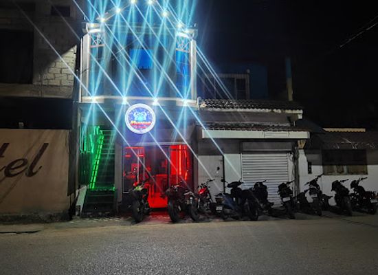 guatemala/peten/nightclub/kharma-bar-dacing