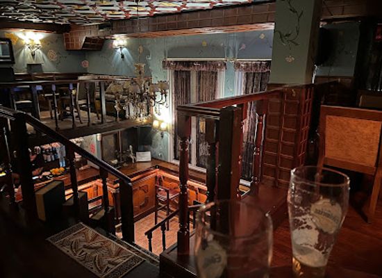 albania/tepelena/nightclub/living-room-antik