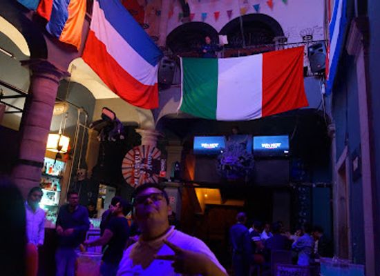 mexico/guanajuato/nightclub/bar-why-not