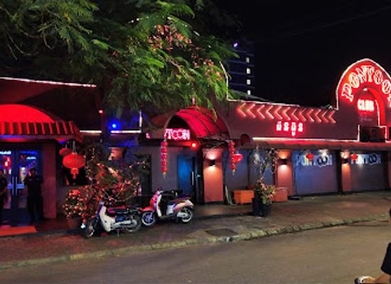 cambodia/kampong-thom/nightclub/pontoon-club