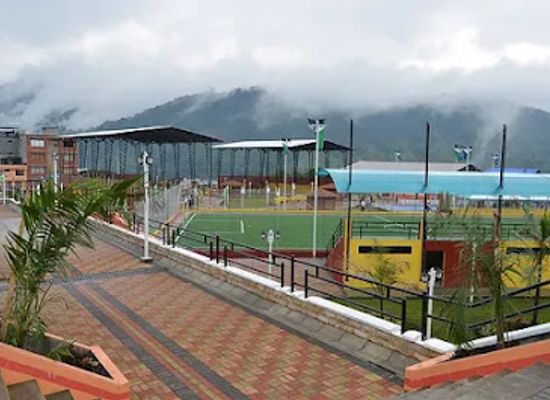 ecuador/highland-valleys/nightclub/night-club-las-lindas