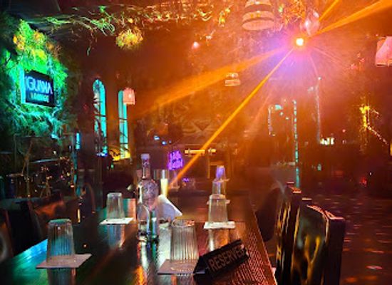 bahrain/northern-region/nightclub/iguana-lounge