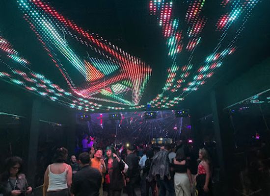 mexico/central-mexico/nightclub/patrick-miller