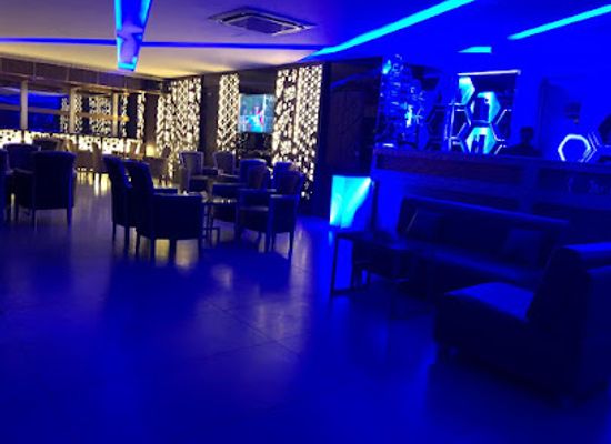 bangladesh/dhaka/nightclub/skye-lounge-bar