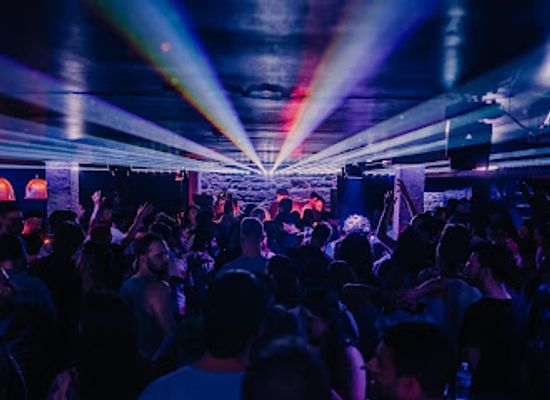 canada/ottawa/glebe/nightclub/city-at-night