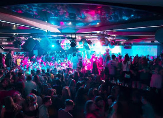 italy/langhe/nightclub/caveau-club-discoteca