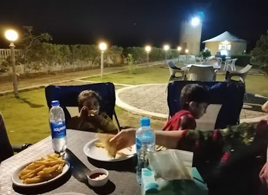 pakistan/gwadar/nightclub/cafe-nazir-by-naval-anchorage-gwadar