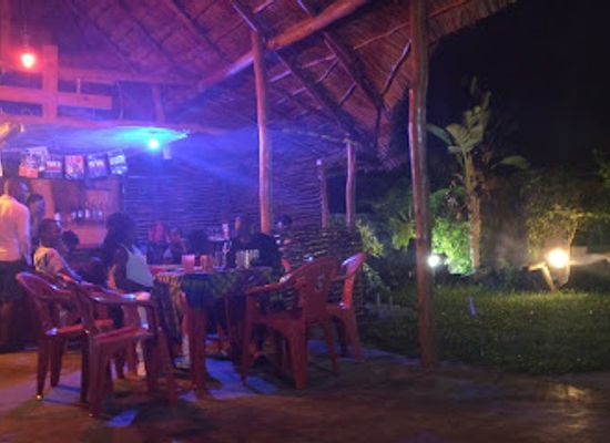 mozambique/vilanculos/nightclub/jenny-s-bar-restaurant-guest-rooms