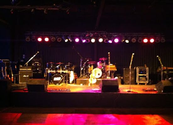illinois/corn-belt/nightclub/boondocks