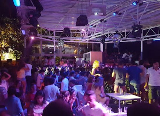 italy/sicily/nightclub/coconut-discoteca