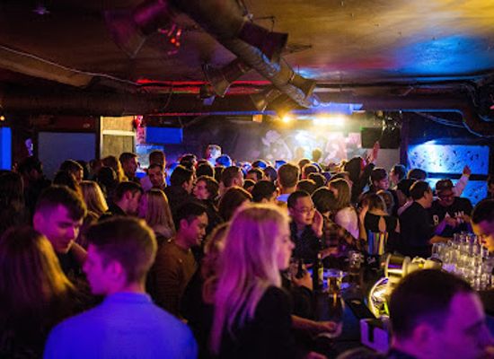 latvia/semigallia/nightclub/puce-club-at-night