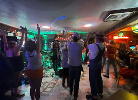 kansas/manhattan/nightclub/cock-n-bull