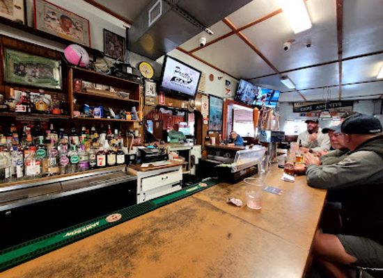 massachusetts/gloucester/nightclub/pratty-s-cav