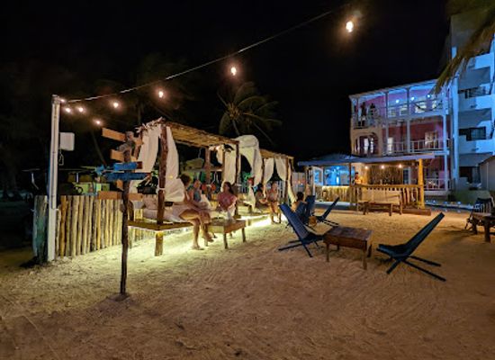 belize/coastal-plains/nightclub/tipsea-beach-bar