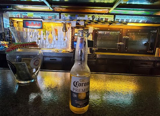 texas/corpus-christi/nightclub/lou-s-land-mark-saloon