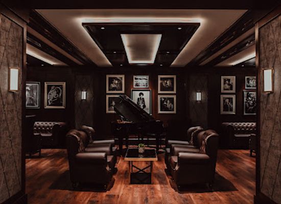oman/wahiba-sands/nightclub/al-maha-lounge