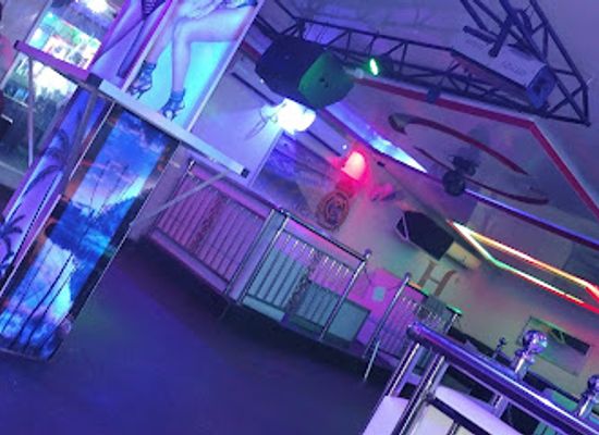 guinea/conakry/kaloum/nightclub/space-night-club